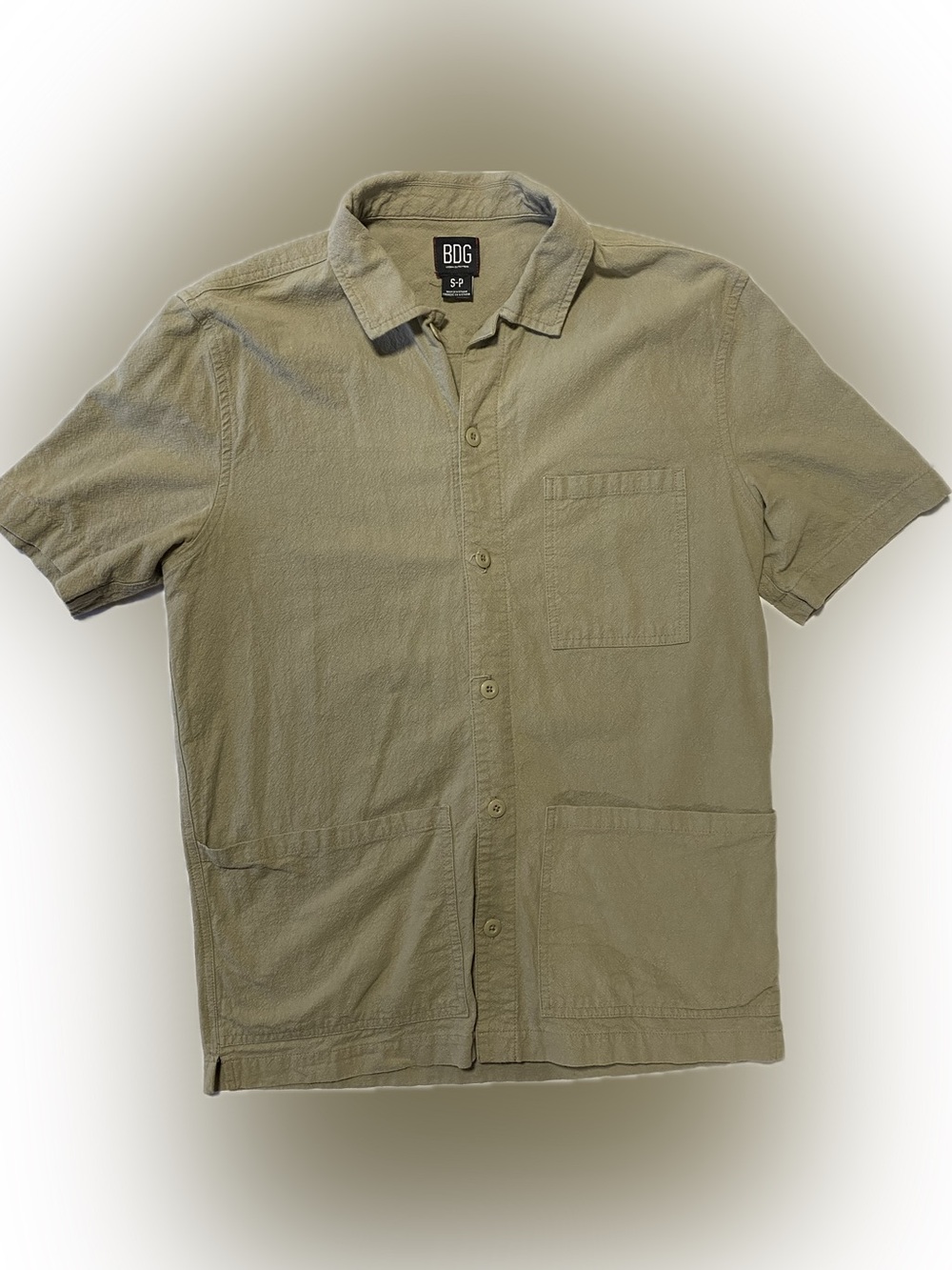 BDG Short-Sleeve Button-Down Shirt in Olive
